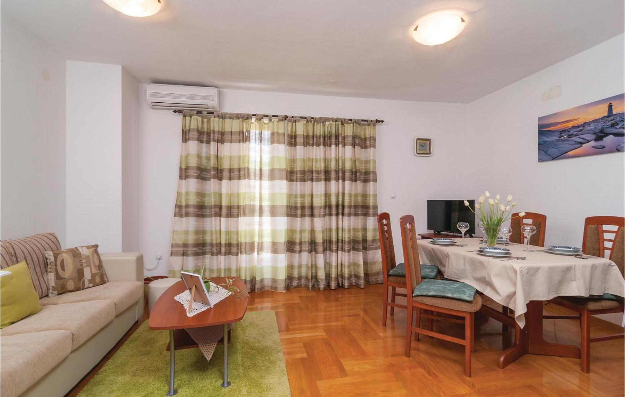 Lovely In With Wifi Apartament Split